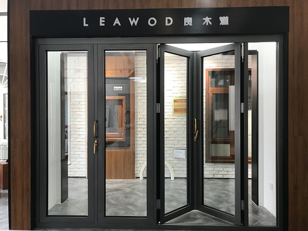 無(wú)縫焊接門(mén)窗